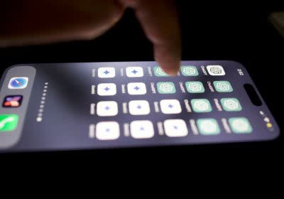 genai-powered google siri opinion digital assistant google assistant openai gemini chatgpt with video